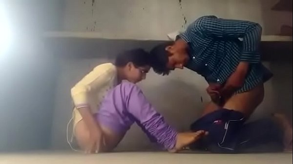 Chennai kaathalargal pothu idathil sexyaaga ookiraargal - sex video