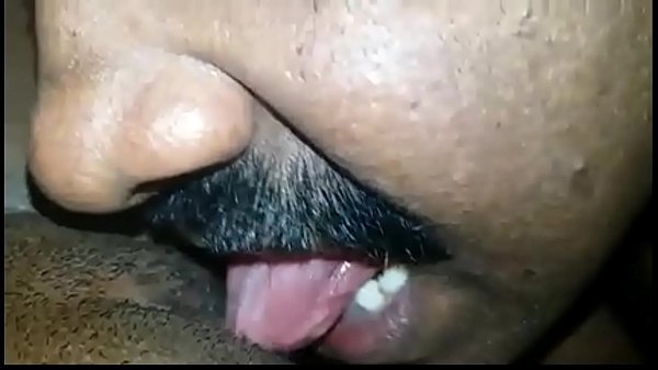 Thanthai magal kuthiyil naku podugiraar - Homemade sex video