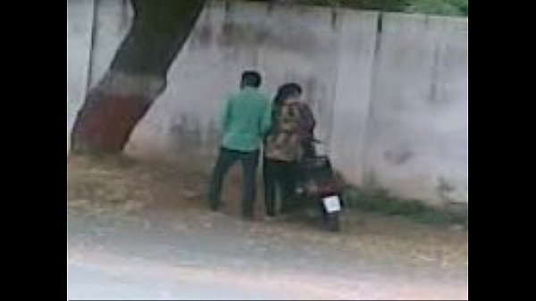 Vaathiyaar maanaviyai rotil vaithu kuthiyil ookiraar - Hidden cam video