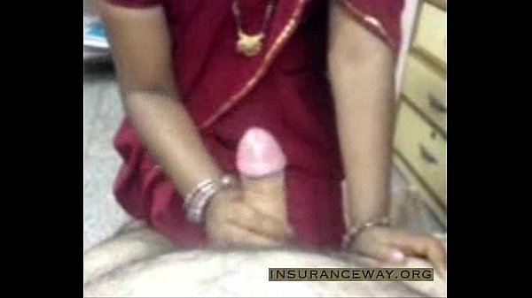 Veetu tamil manaivi sunniyai sexyaaga umbugiraal - sex video