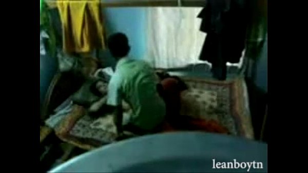 Chennai aunty alima pakathu veetu paiyanudan ookiraal - sex video
