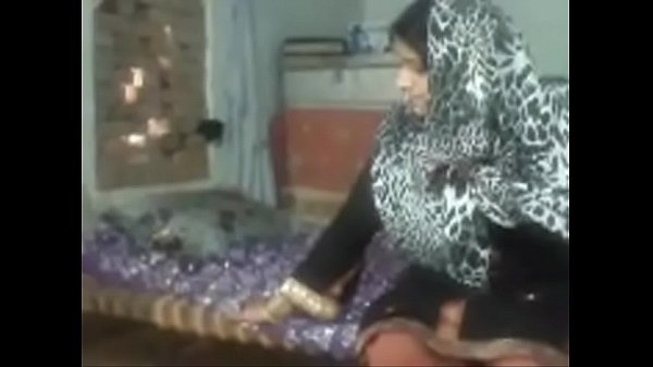 Coimbatore mamanar marumagal kuthiyil kanjai irakugiraar - sex video