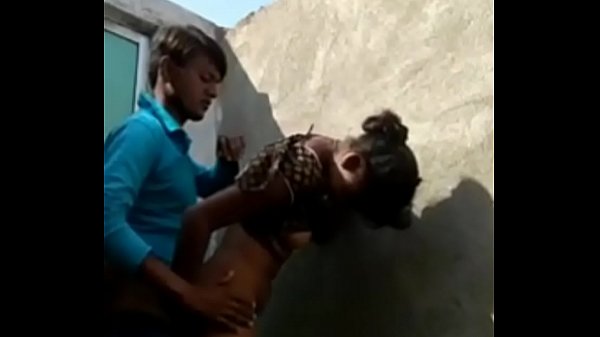 Kaathalan sexyaaga kaathali mulaiyai thadavi kuthiyil ookiraan - sex video