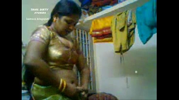 Erode aunty periya mulaiyai kanbithu mudu eetrugiral - sex video