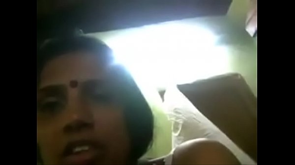 Periya mulaiyai kanbithu manaivi umbi vidugiral - sex video