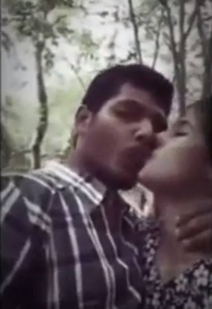 girl friend kiss video