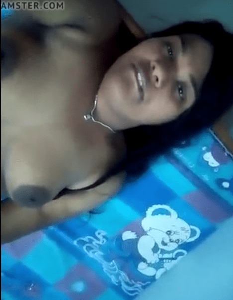 Sexy moodil tamil callgirl masturbation seiyum pundai video