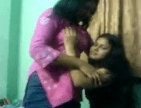 Iru pengalai katipidithu mulai pisaiyum tamil lesbian sex videos
