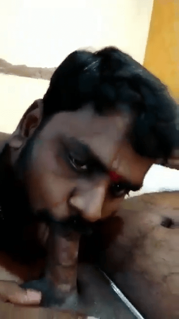 Chennai 35 vayathu aan sexiyaaga sunni munaiyai urinthu sappum tamil gay sex videos