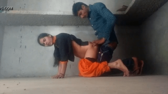19 vayathu college pennai doggy nilaiyil ookum tamil virgin sex video