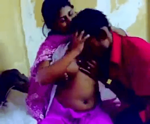 Kiss adithu big boobs sappavitu thalai mudiyai pisaiyum tamil mallu sex video
